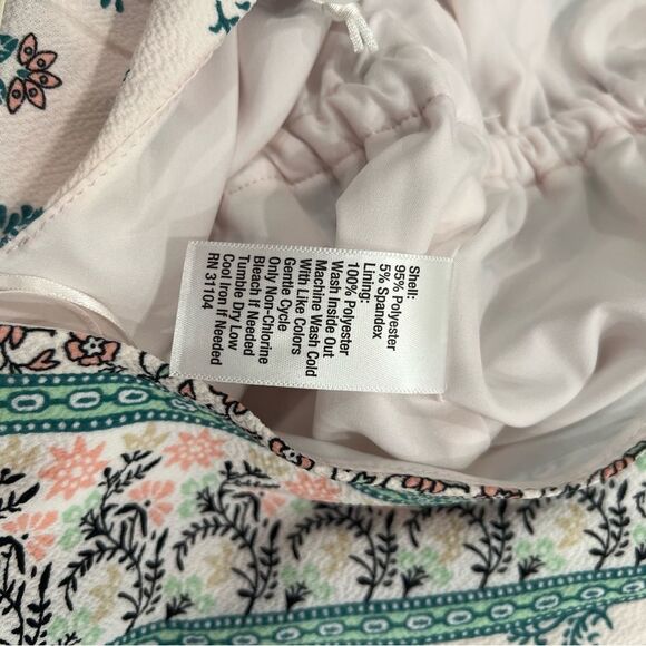 NWT Kaari Blue Blush Pink Green Floral Romper Size Large - Picture 5 of 8